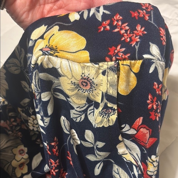 Navy Wide Leg Pants with Floral Pattern and Pockets - Picture 9 of 13